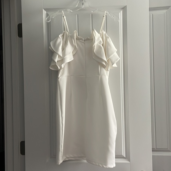 Main Strip white dress. Size L, fits more like a M/L. - Picture 3 of 3